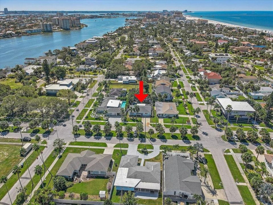 For Sale: $945,000 (3 beds, 2 baths, 1297 Square Feet)