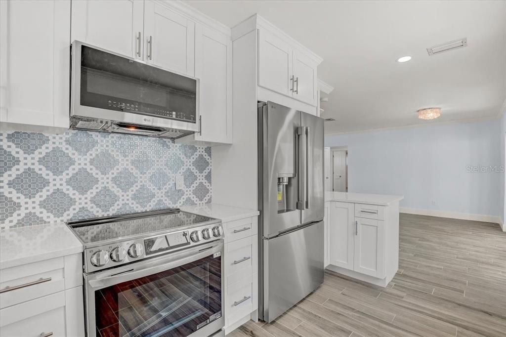 For Sale: $945,000 (3 beds, 2 baths, 1297 Square Feet)