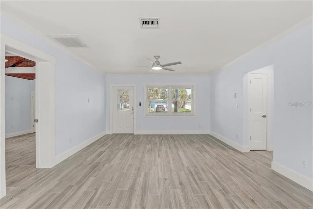 For Sale: $945,000 (3 beds, 2 baths, 1297 Square Feet)