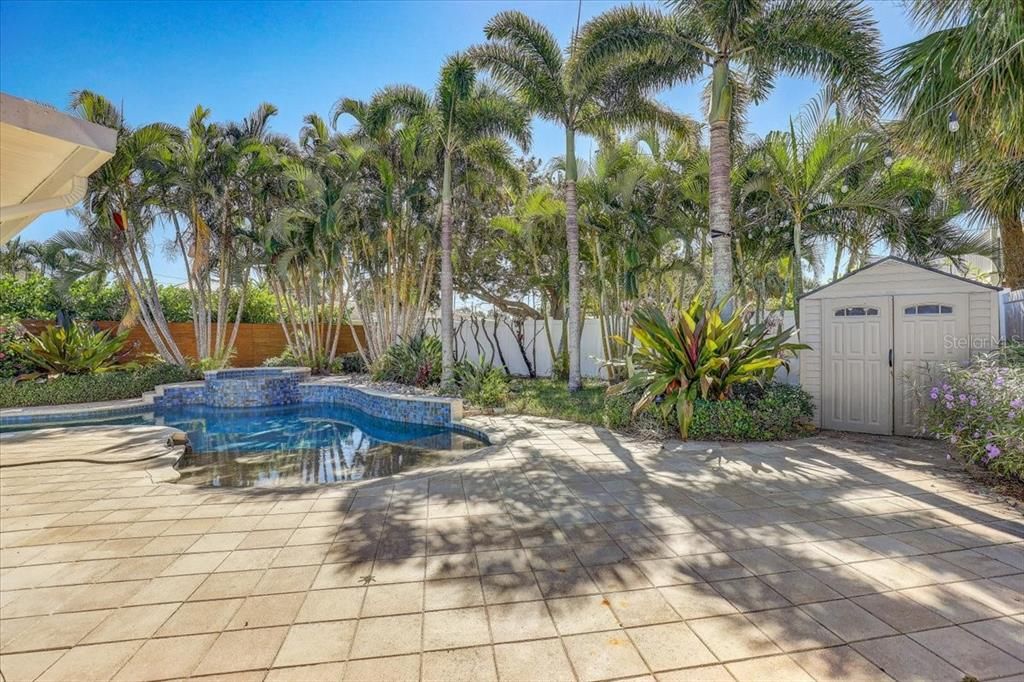 For Sale: $945,000 (3 beds, 2 baths, 1297 Square Feet)