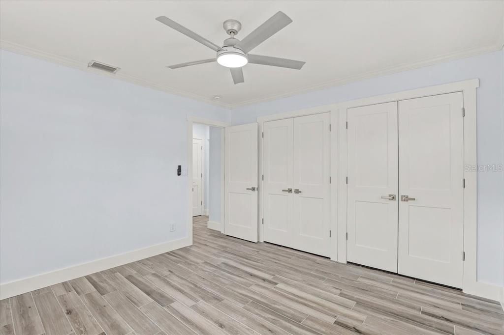 For Sale: $945,000 (3 beds, 2 baths, 1297 Square Feet)