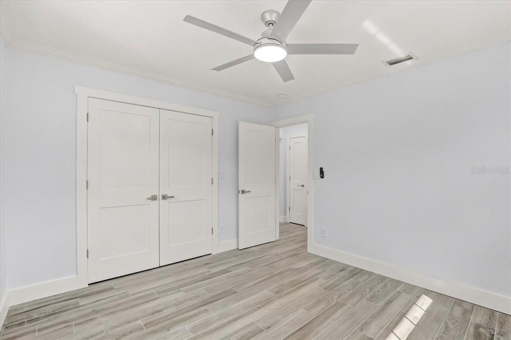 For Sale: $945,000 (3 beds, 2 baths, 1297 Square Feet)