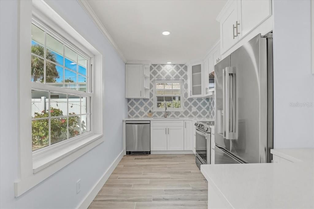 For Sale: $945,000 (3 beds, 2 baths, 1297 Square Feet)