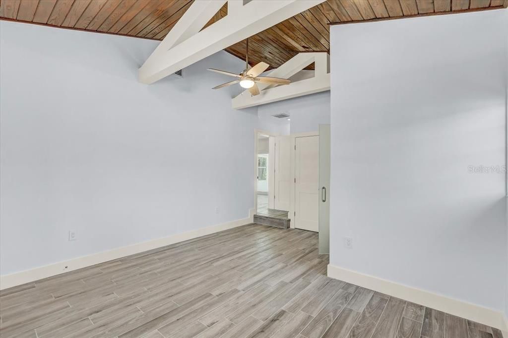 For Sale: $945,000 (3 beds, 2 baths, 1297 Square Feet)