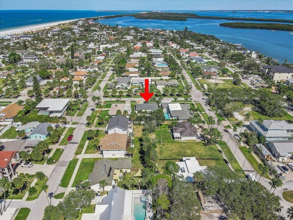 For Sale: $945,000 (3 beds, 2 baths, 1297 Square Feet)