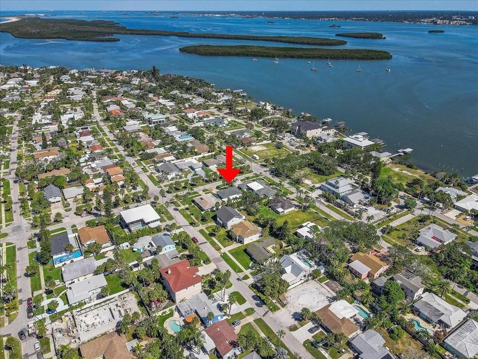 For Sale: $945,000 (3 beds, 2 baths, 1297 Square Feet)