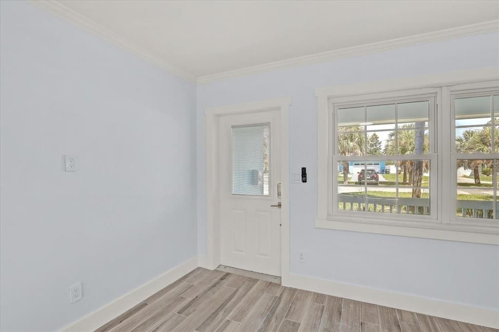 For Sale: $945,000 (3 beds, 2 baths, 1297 Square Feet)