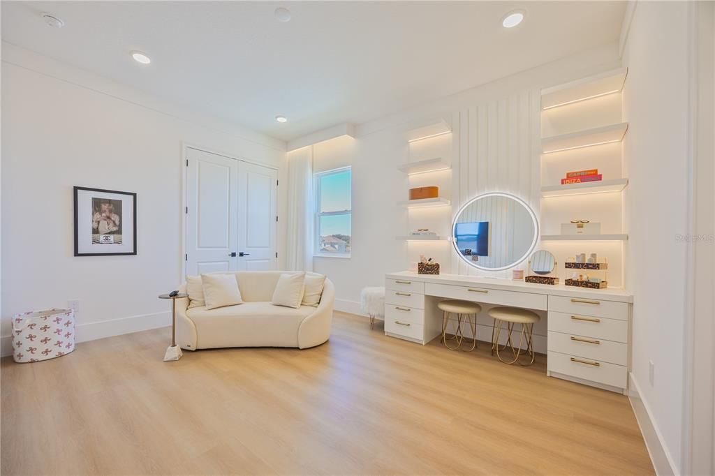 For Sale: $2,680,000 (6 beds, 5 baths, 5248 Square Feet)