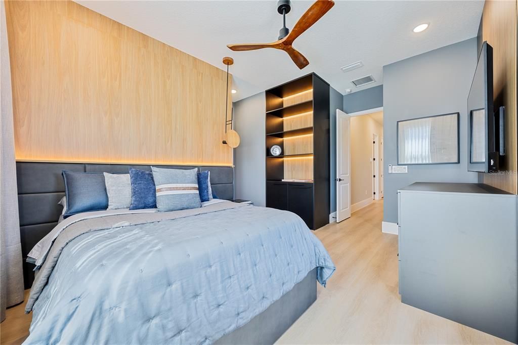 For Sale: $2,680,000 (6 beds, 5 baths, 5248 Square Feet)