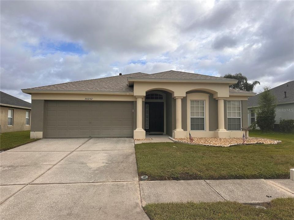 For Rent: $2,100 (3 beds, 2 baths, 1505 Square Feet)