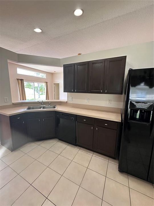 For Rent: $2,100 (3 beds, 2 baths, 1505 Square Feet)