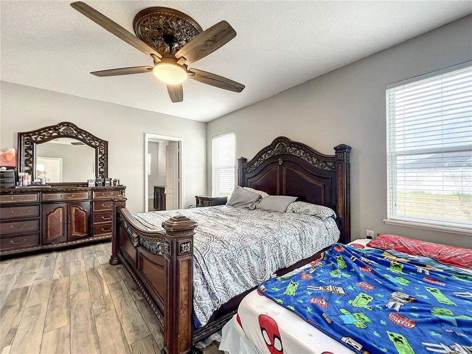 En Venta: $410,000 (3 camas, 2 baños, 1770 Pies cuadrados)