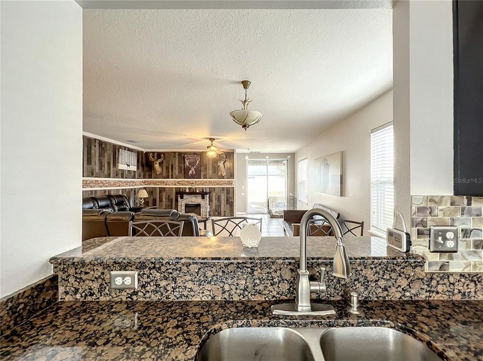 En Venta: $410,000 (3 camas, 2 baños, 1770 Pies cuadrados)