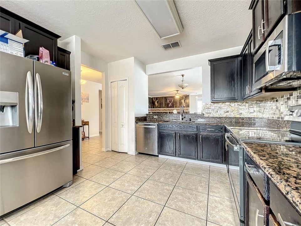 En Venta: $410,000 (3 camas, 2 baños, 1770 Pies cuadrados)