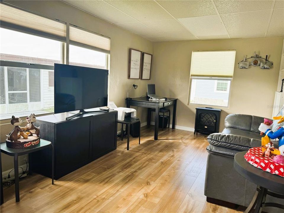 待售: $154,000 (2 贝兹, 2 浴室, 1332 平方英尺)