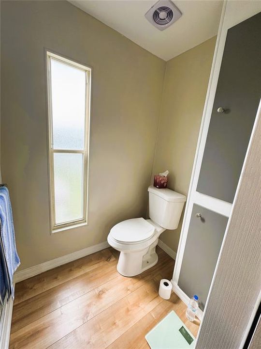 待售: $154,000 (2 贝兹, 2 浴室, 1332 平方英尺)