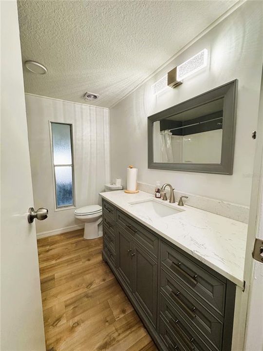 待售: $154,000 (2 贝兹, 2 浴室, 1332 平方英尺)