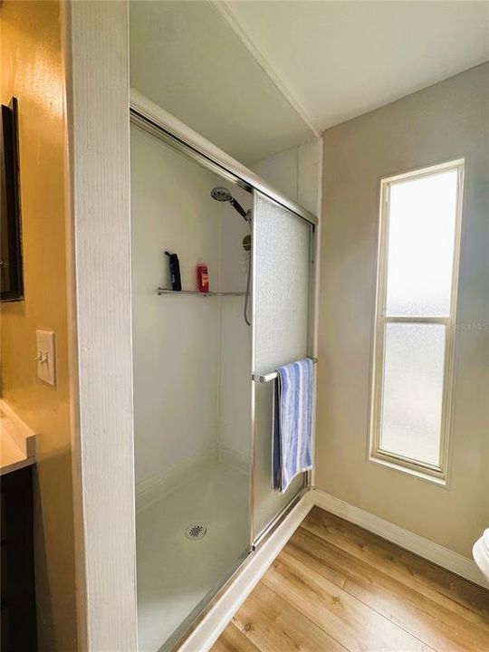 待售: $154,000 (2 贝兹, 2 浴室, 1332 平方英尺)