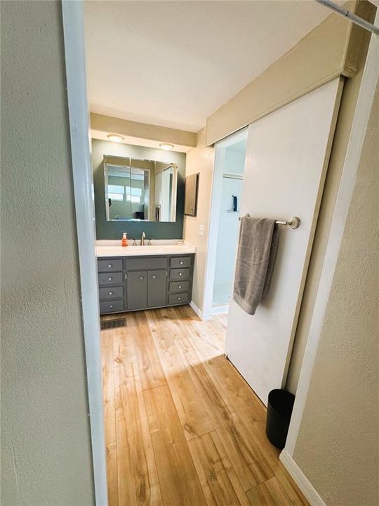 待售: $154,000 (2 贝兹, 2 浴室, 1332 平方英尺)