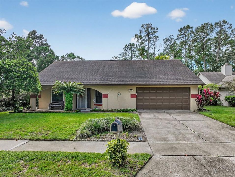 Под контрактом: $395,000 (4 спален, 2 ванн, 1816 Квадратных фут)