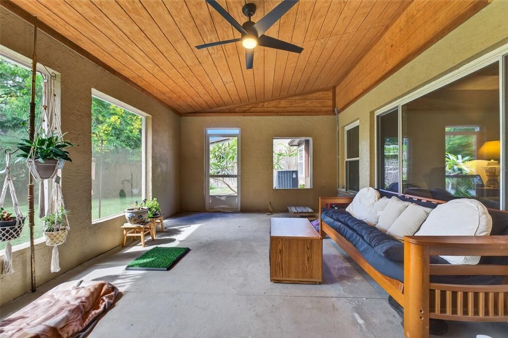 Под контрактом: $395,000 (4 спален, 2 ванн, 1816 Квадратных фут)