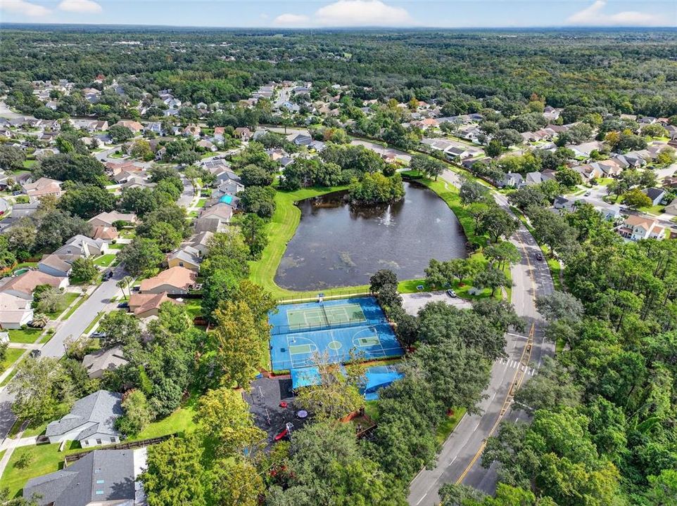 Под контрактом: $395,000 (4 спален, 2 ванн, 1816 Квадратных фут)