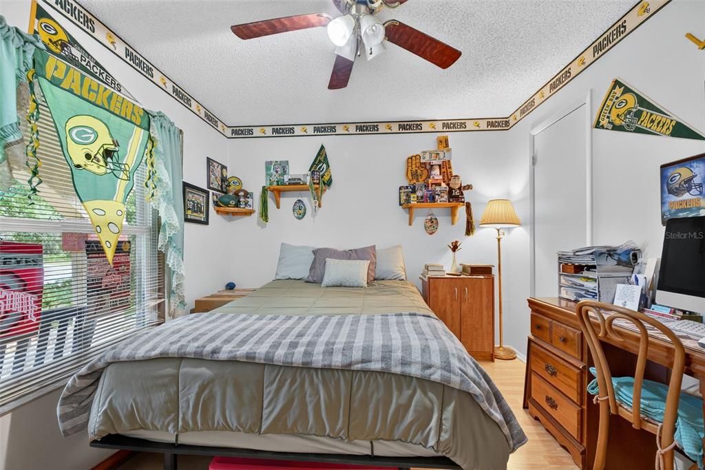 Под контрактом: $395,000 (4 спален, 2 ванн, 1816 Квадратных фут)