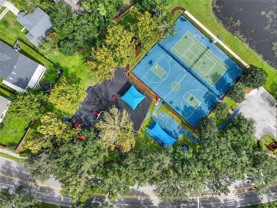 Под контрактом: $395,000 (4 спален, 2 ванн, 1816 Квадратных фут)