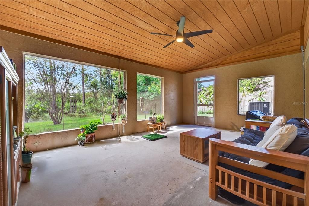 Под контрактом: $395,000 (4 спален, 2 ванн, 1816 Квадратных фут)