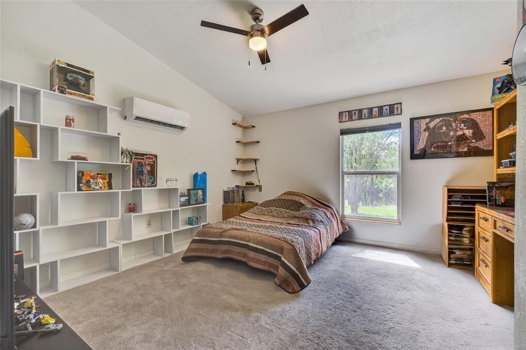 Под контрактом: $395,000 (4 спален, 2 ванн, 1816 Квадратных фут)