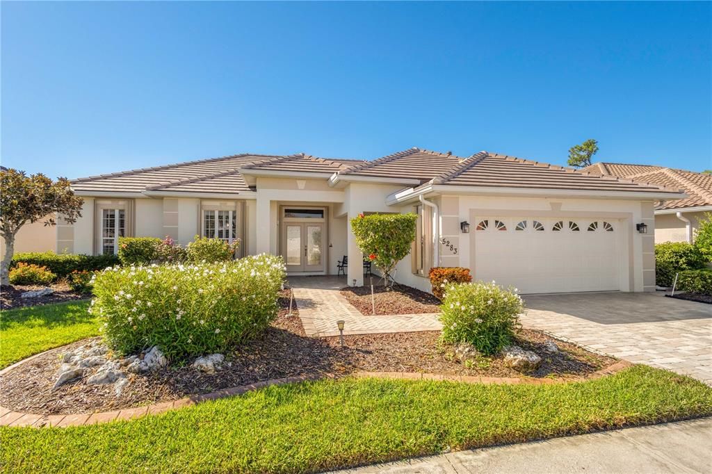 For Sale: $525,000 (3 beds, 2 baths, 1963 Square Feet)