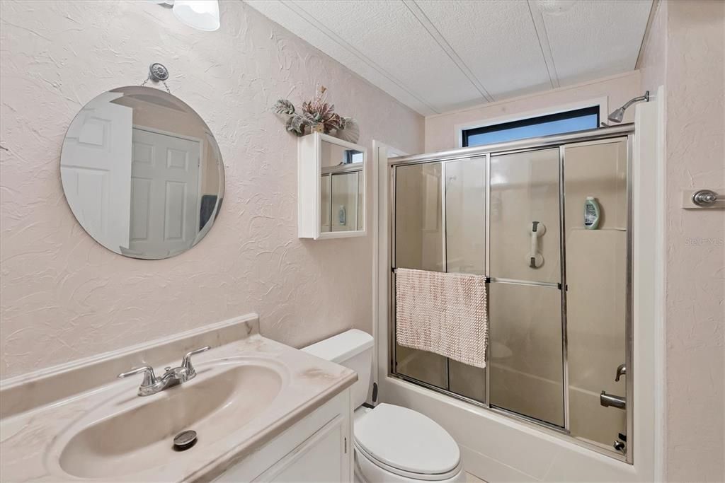 待售: $195,000 (2 贝兹, 2 浴室, 1351 平方英尺)