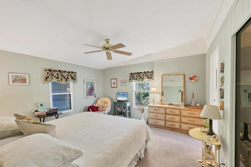 待售: $195,000 (2 贝兹, 2 浴室, 1351 平方英尺)