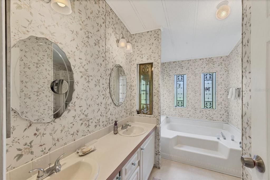 待售: $195,000 (2 贝兹, 2 浴室, 1351 平方英尺)