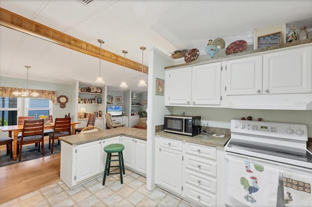 待售: $195,000 (2 贝兹, 2 浴室, 1351 平方英尺)