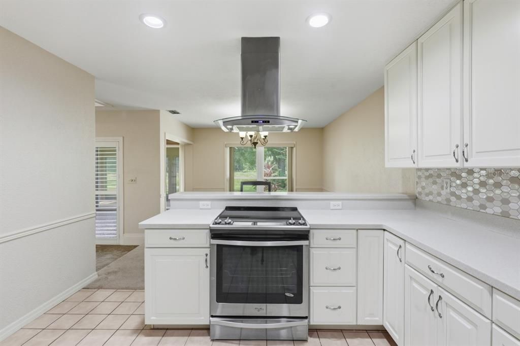 Под контрактом: $240,000 (2 спален, 2 ванн, 1793 Квадратных фут)