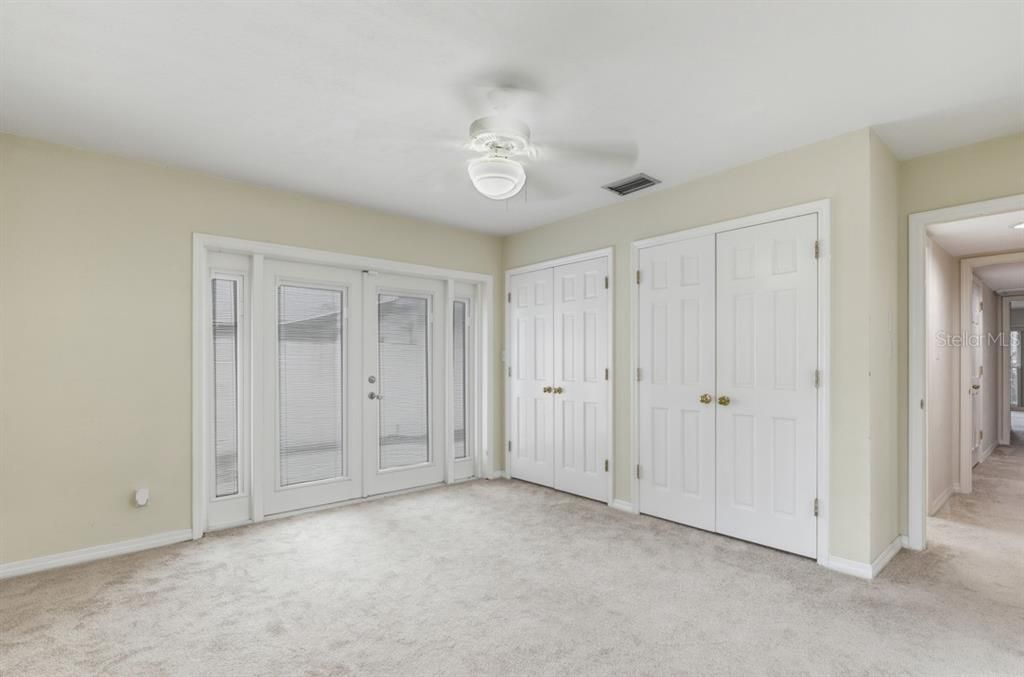 Под контрактом: $240,000 (2 спален, 2 ванн, 1793 Квадратных фут)