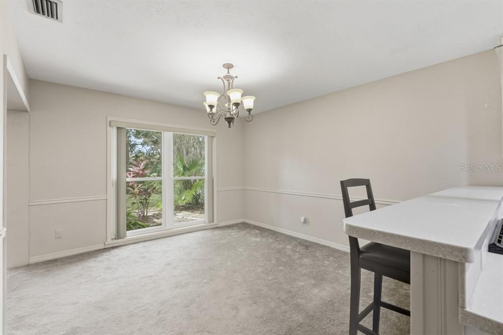 Под контрактом: $240,000 (2 спален, 2 ванн, 1793 Квадратных фут)