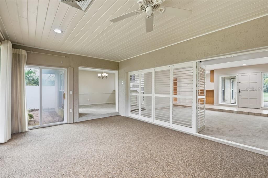 Под контрактом: $240,000 (2 спален, 2 ванн, 1793 Квадратных фут)