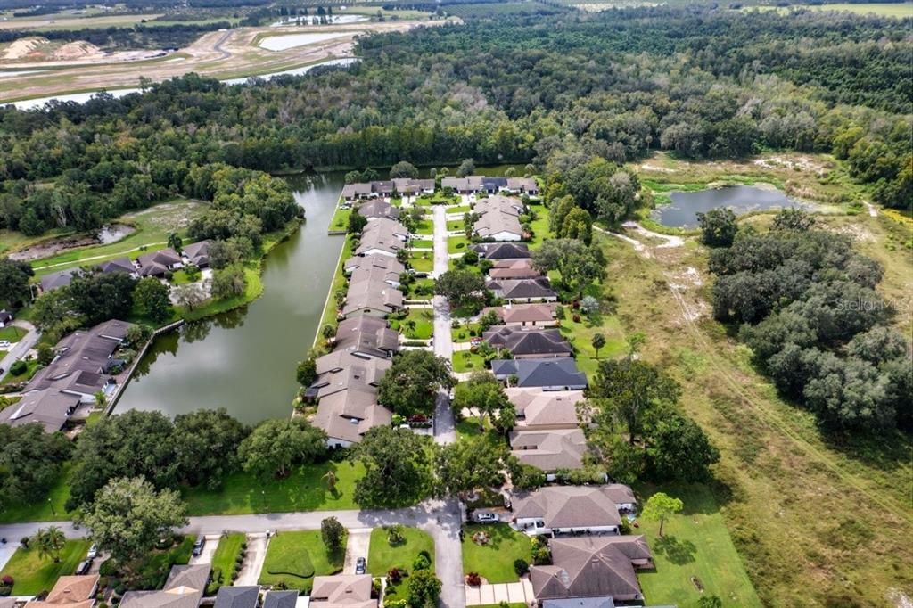 Под контрактом: $240,000 (2 спален, 2 ванн, 1793 Квадратных фут)