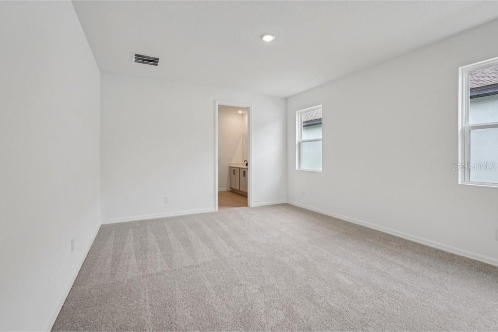 Active With Contract: $479,990 (3 beds, 2 baths, 2226 Square Feet)