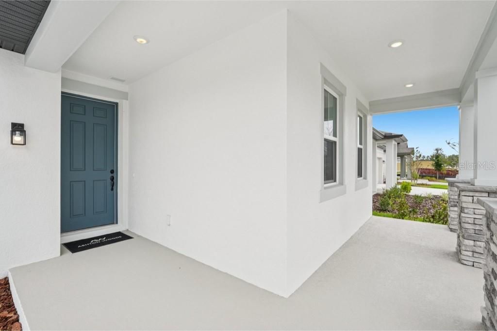 Active With Contract: $479,990 (3 beds, 2 baths, 2226 Square Feet)