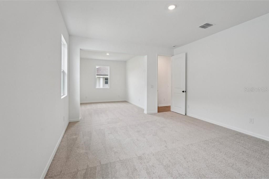 Active With Contract: $479,990 (3 beds, 2 baths, 2226 Square Feet)