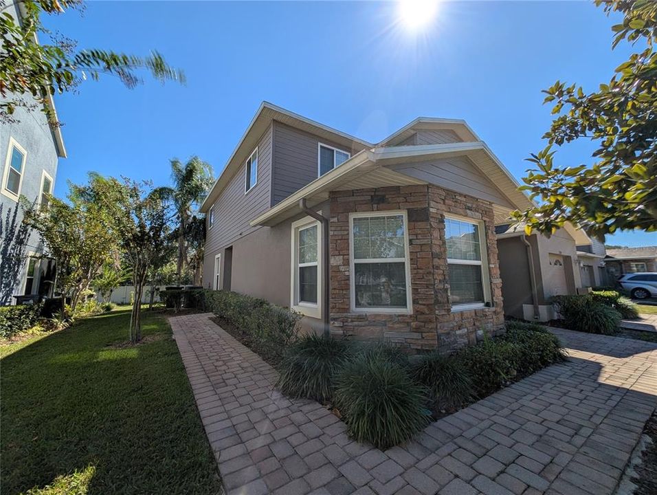 For Rent: $2,500 (3 beds, 2 baths, 1686 Square Feet)