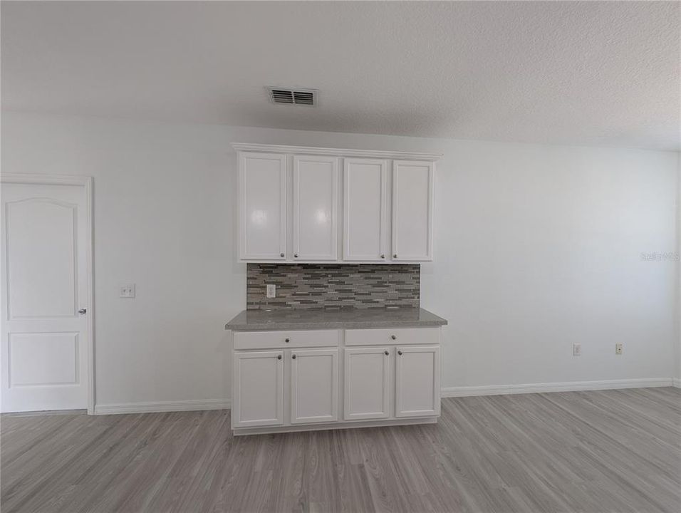 For Rent: $2,500 (3 beds, 2 baths, 1686 Square Feet)