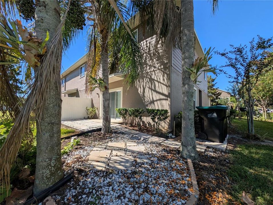 For Rent: $2,500 (3 beds, 2 baths, 1686 Square Feet)