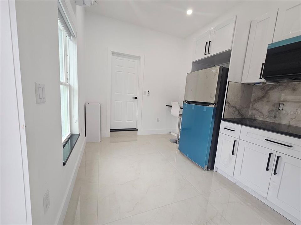 В аренду: $1,500 (1 спален, 1 ванн, 3298 Квадратных фут)