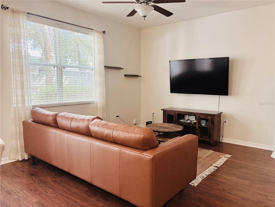Active With Contract: $2,200 (3 beds, 2 baths, 1689 Square Feet)