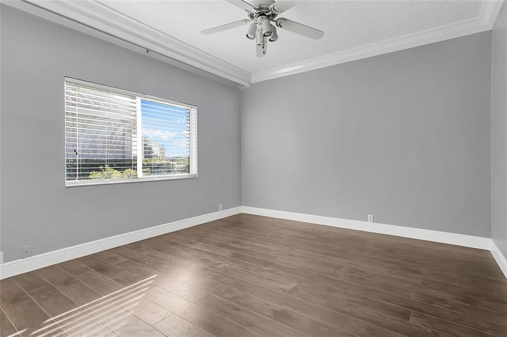 出租: $4,000 (4 贝兹, 3 浴室, 3032 平方英尺)