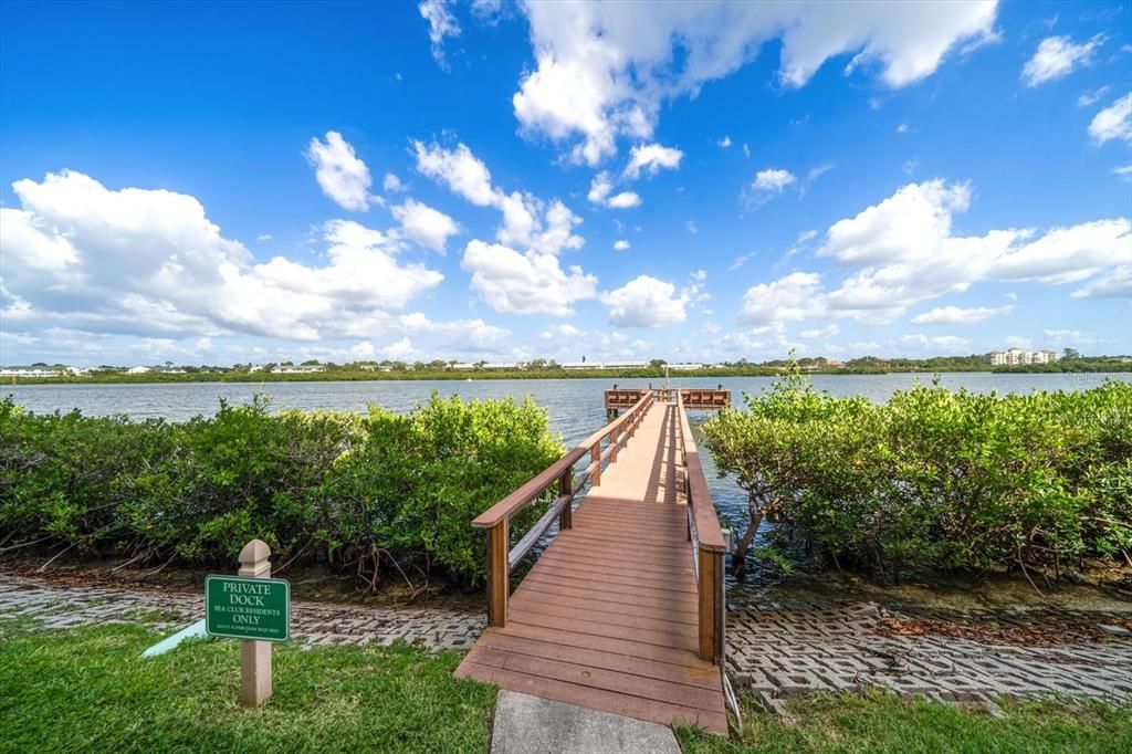 For Sale: $425,000 (1 beds, 1 baths, 875 Square Feet)